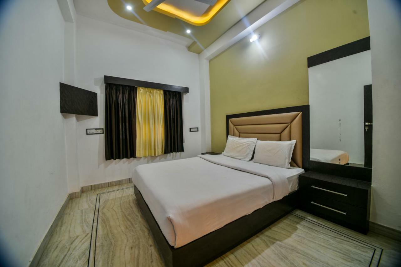 Hotel Vinayaka Nāthdwāra Dış mekan fotoğraf