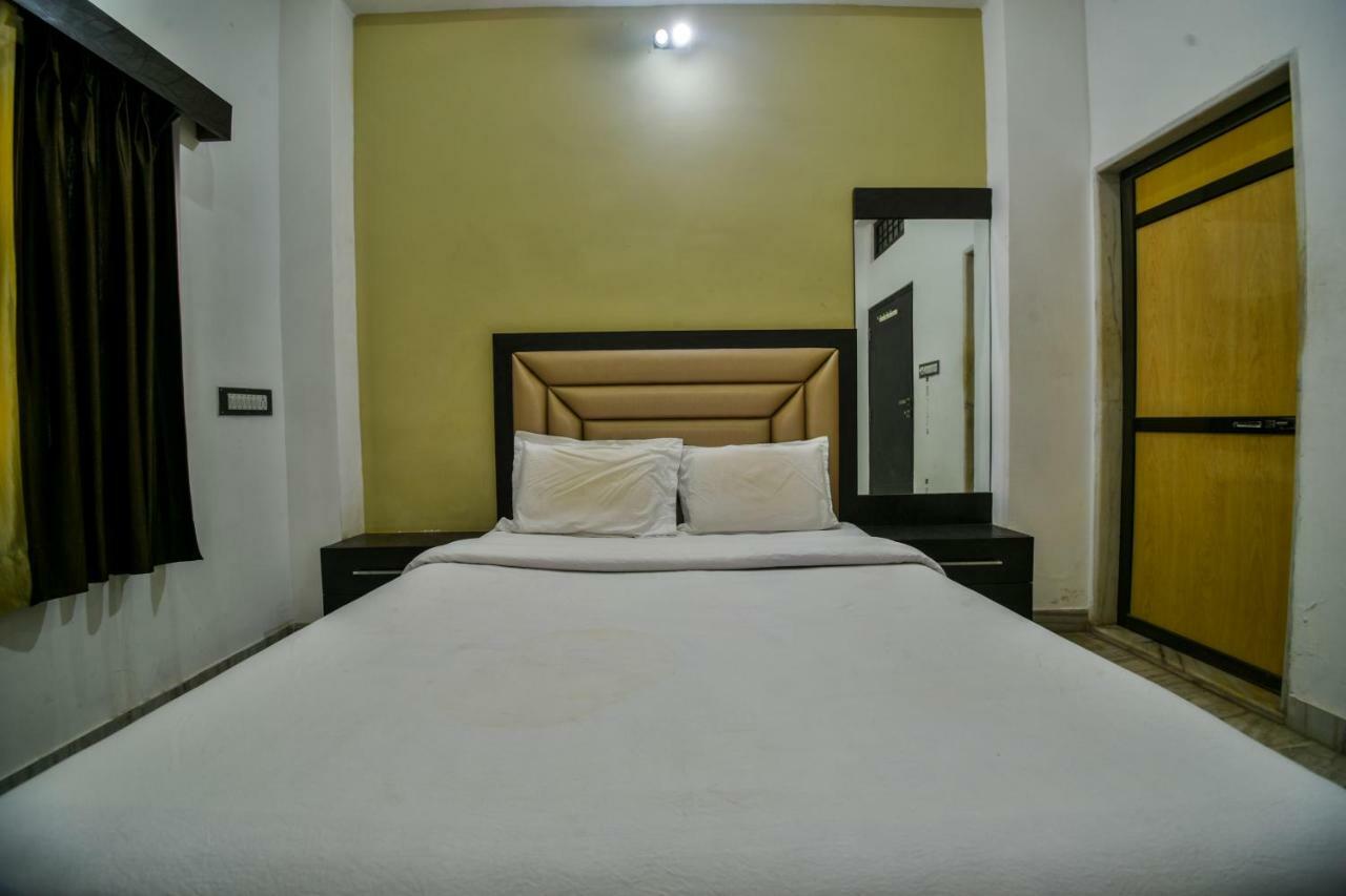Hotel Vinayaka Nāthdwāra Dış mekan fotoğraf